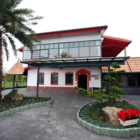 The Tiles Garden Yilan B&B Dongshan  Buitenkant foto